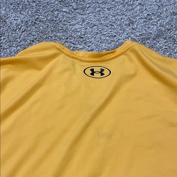 Men’s Under Armour Gold Yellow Short Sleeve Tee - Picture 4 of 4